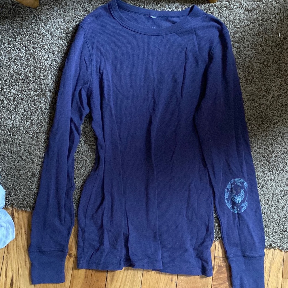 Women’s long sleeve shirt size medium